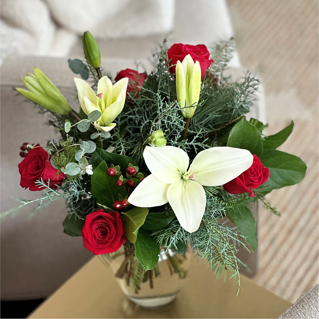 Glittering Lights Bouquet – Roots Of Love, Spotswood NJ