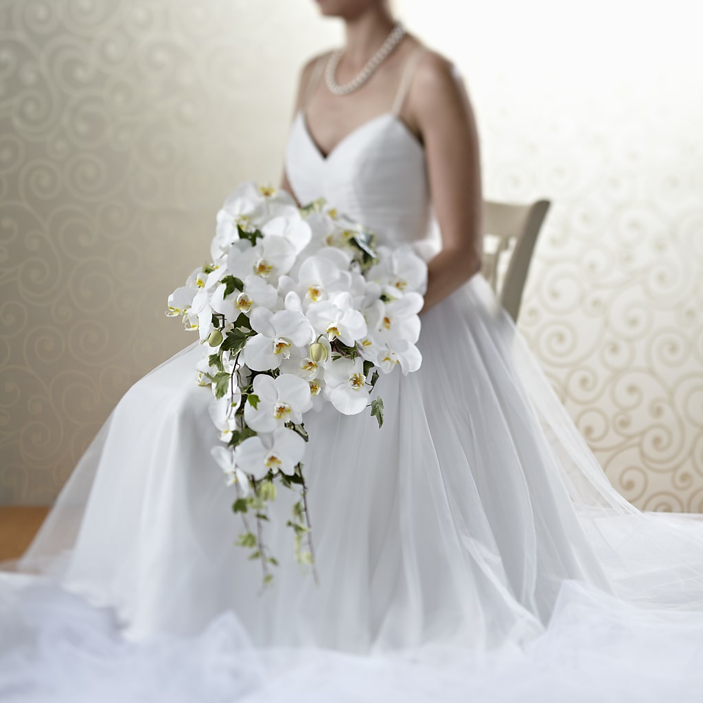 Classic White Bouquet – Roots Of Love, Spotswood NJ