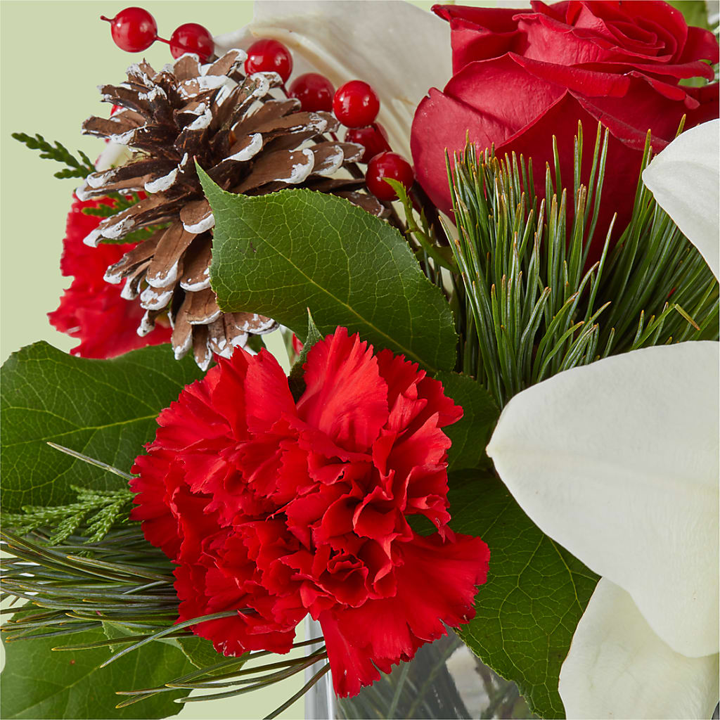 Glistening Icicles Bouquet –  Roots Of Love, Spotswood NJ